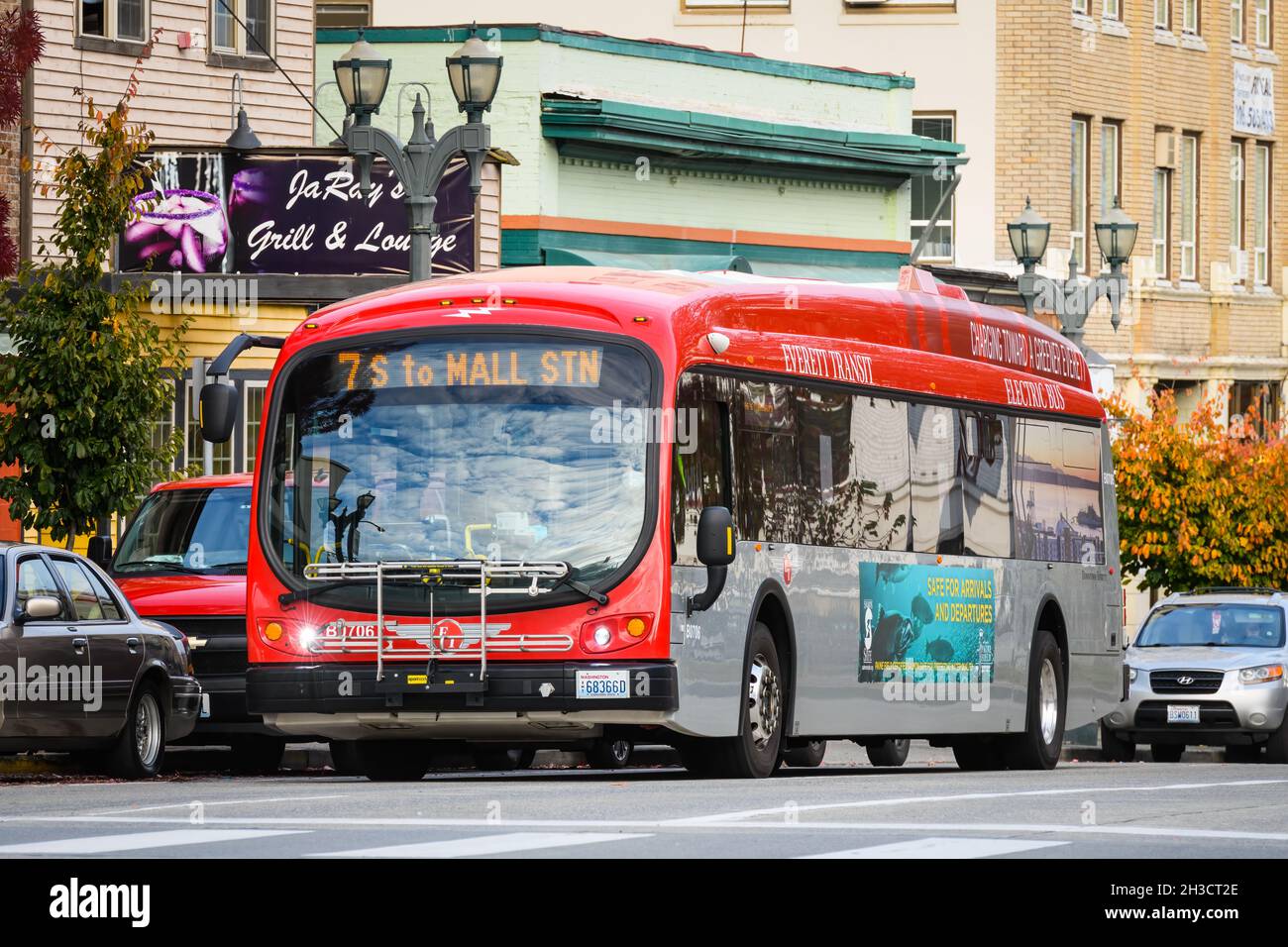 Everett, WA, USA - October 18, 2021; Everett Transit electric bus by Proterra.  The zero emission vehicle on providing service on an urban street Stock Photo