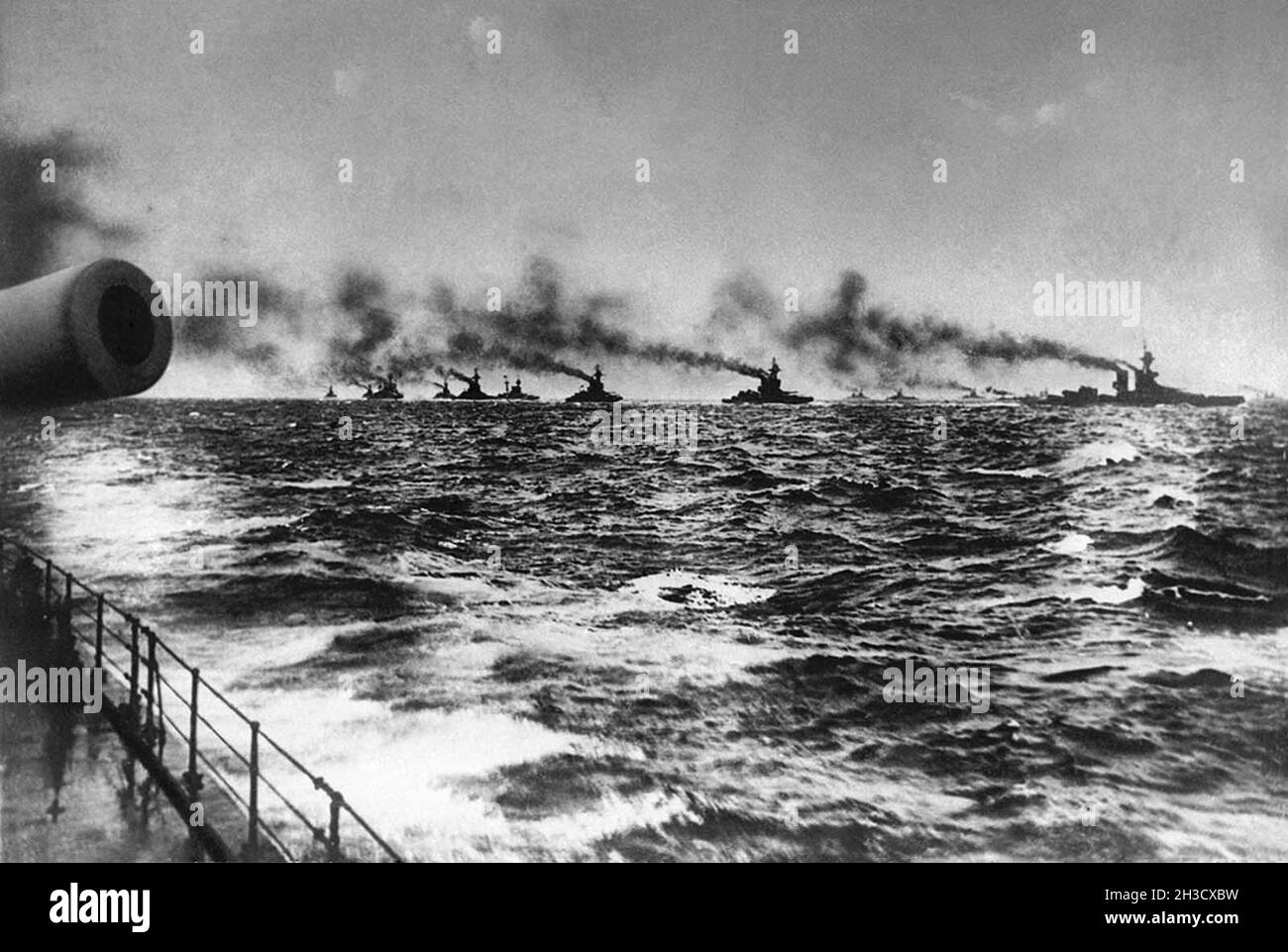 The British Grand Fleet (commanded by admiral John Jellicoe) under way to meet the Imperial German Navy in the Battle of Jutland in the North Sea on May 31, 1916. Stock Photo