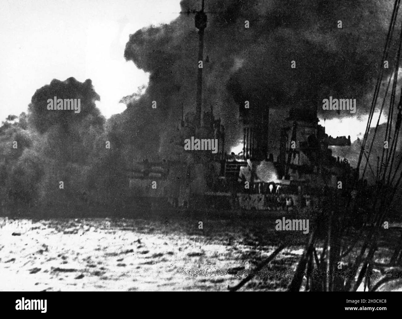 German Vice Admiral von Hipper's flagship ,the battle cruiser Seydlitz burning in the Battle of Jutland, May 31, 1916. Stock Photo