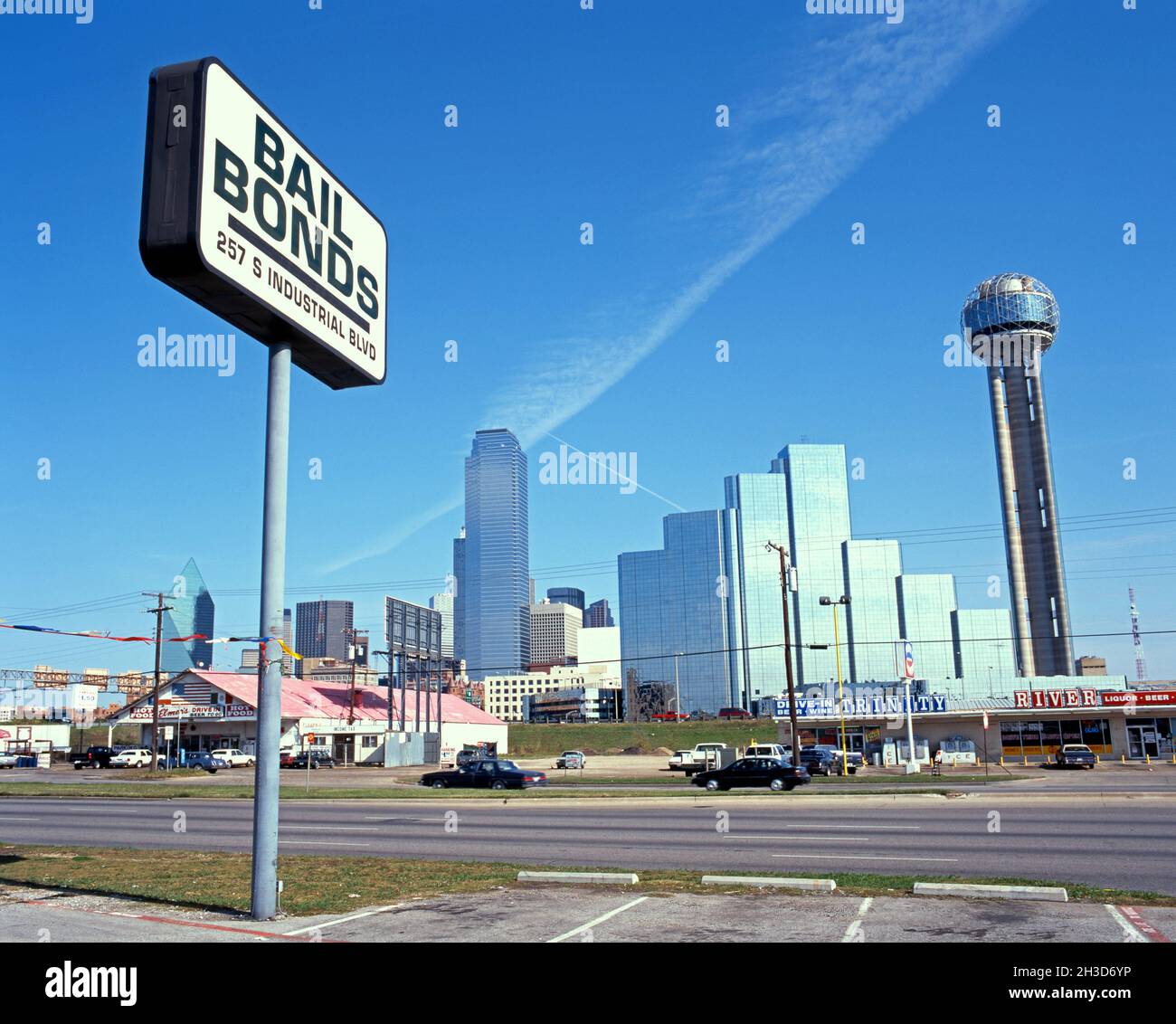 Bank of america plaza building dallas hi-res stock photography and ...