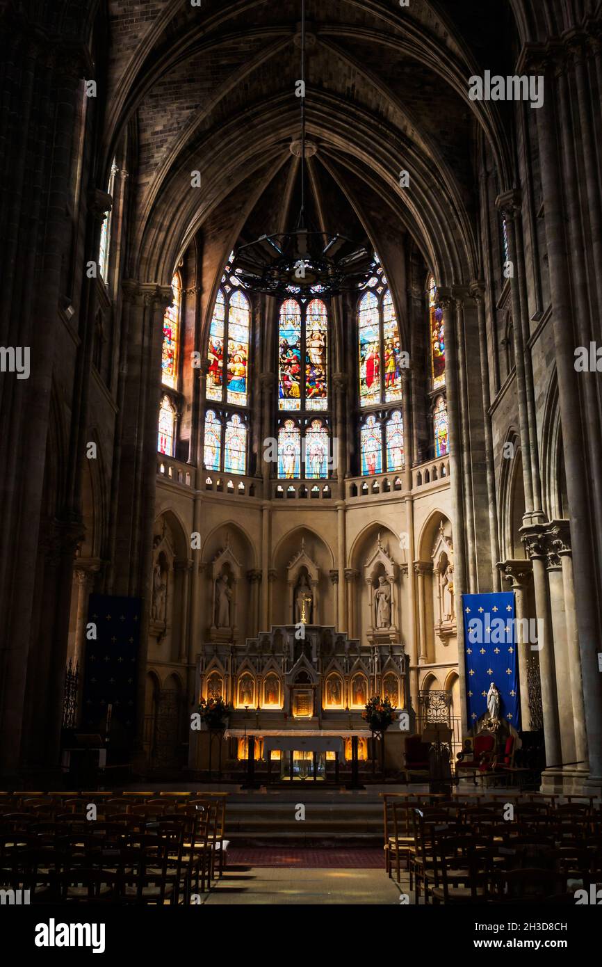 Access to the interior altar of the Saint Louis des Chartrons Catholic ...