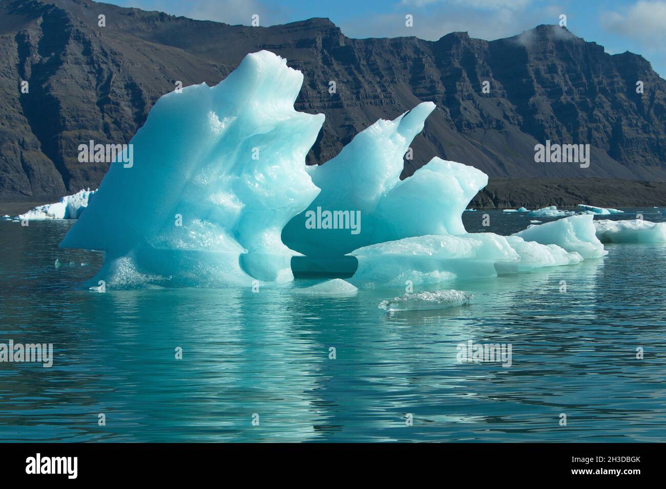 Floating ice on lake Jökulsarlon in Vatnajökull National Park, Iceland