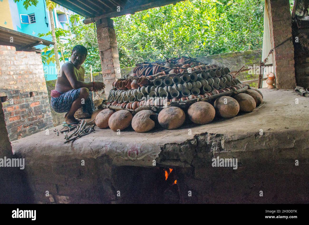 Hand made pottery india hi-res stock photography and images - Alamy
