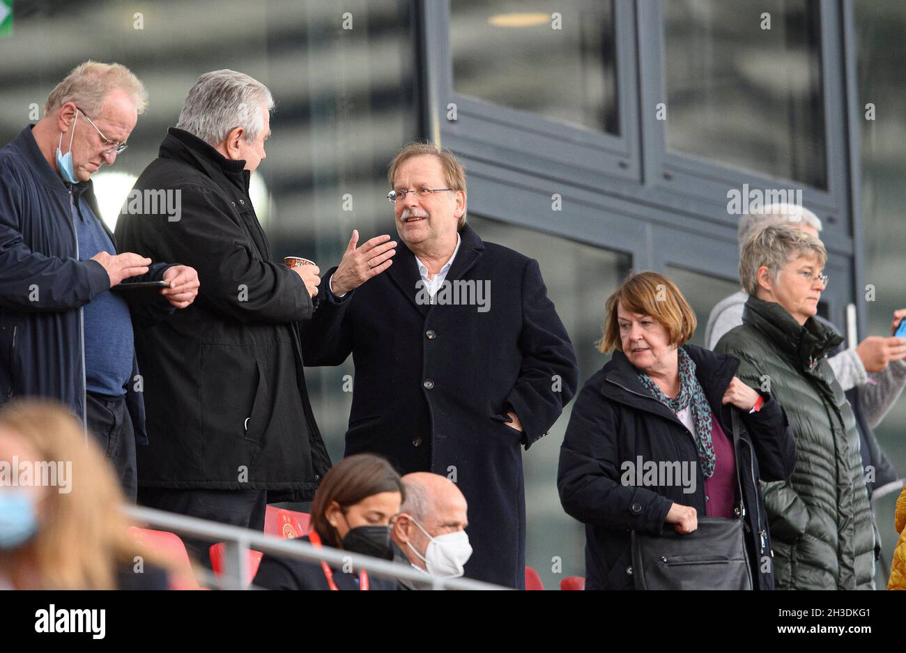 Dr. Rainer KOCH (GER, DFB President) and Hannelore RATZEBURG r. (GER, DFB Vice President) on the tribune. Soccer Laenderspiel women, World Cup qualification, Germany (GER) - Israel (ISR), on October 26th, 2021 in Essen/Germany. Â Stock Photo
