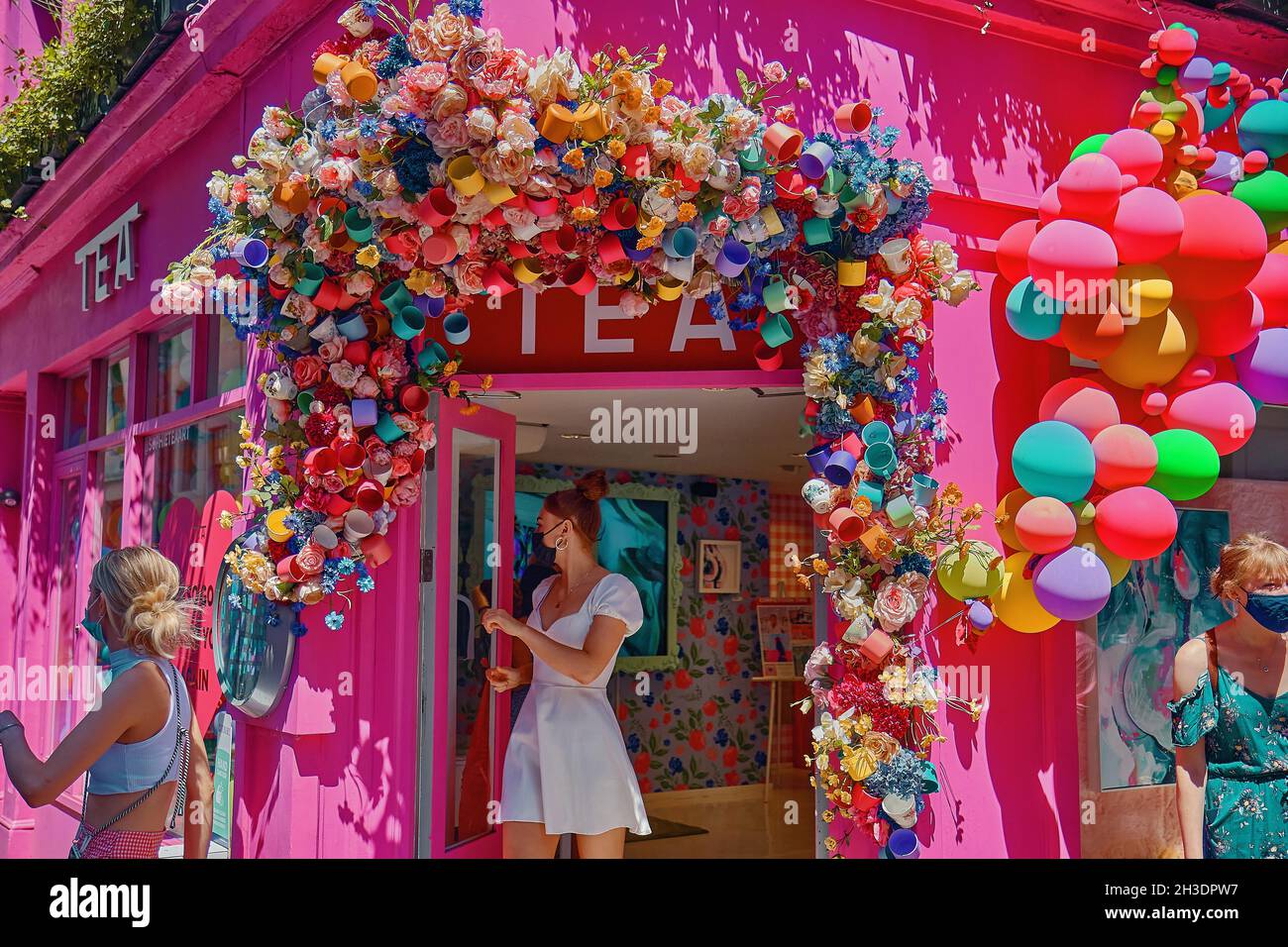 Tea Time. Pink shop owned by Sophie Tea Art in Carnaby Street Stock