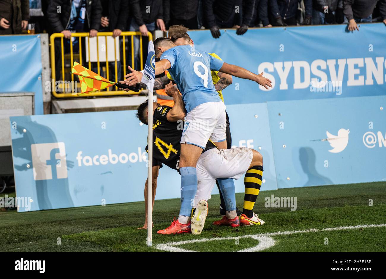 Malmoe Sweden 27th Oct 2021 Antonio Mirko Colak 9 Of Malmoe Ff And Sotirios Papagiannopoulos 4 Of Aik Fotboll Seen During The Allsvenskan Match Between Malmoe Ff And Aik Stockholm At Eleda Stadion