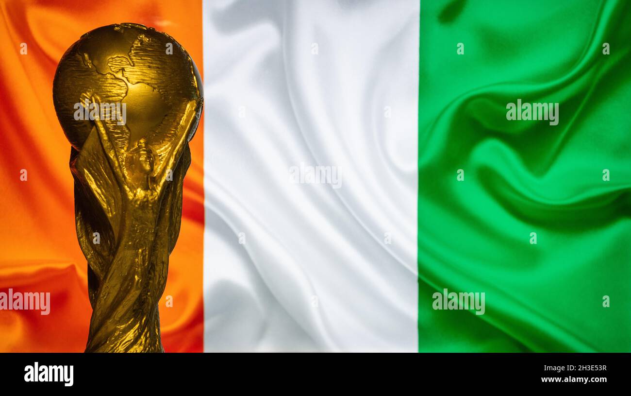 October 6, 2021, Abidjan, Côte d'Ivoire. FIFA World Cup in front of the flag of Cote d'Ivoire. Stock Photo