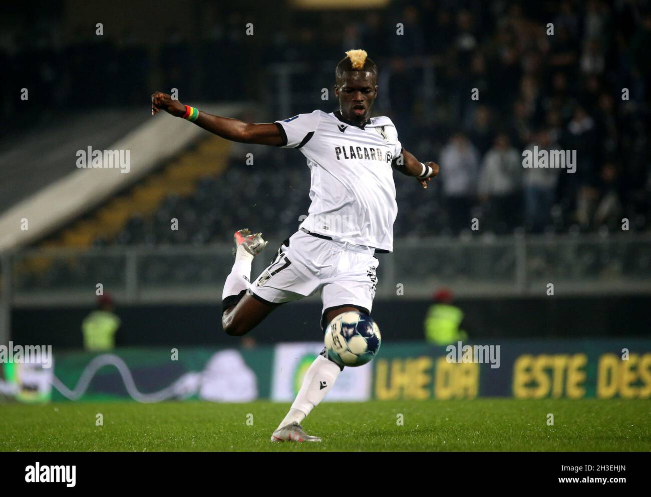 GUIMARAES, PORTUGAL - OCTOBER 27: Falaye Sacko of Vitoria Sc in action ,during the Portugal Allianz Cup match between Vitoria SC and Benfica SL at Estadio Dom Afonso Henriques on October 27, 2021 in Guimaraes, Portugal. (Photo by MB Media) Stock Photo
