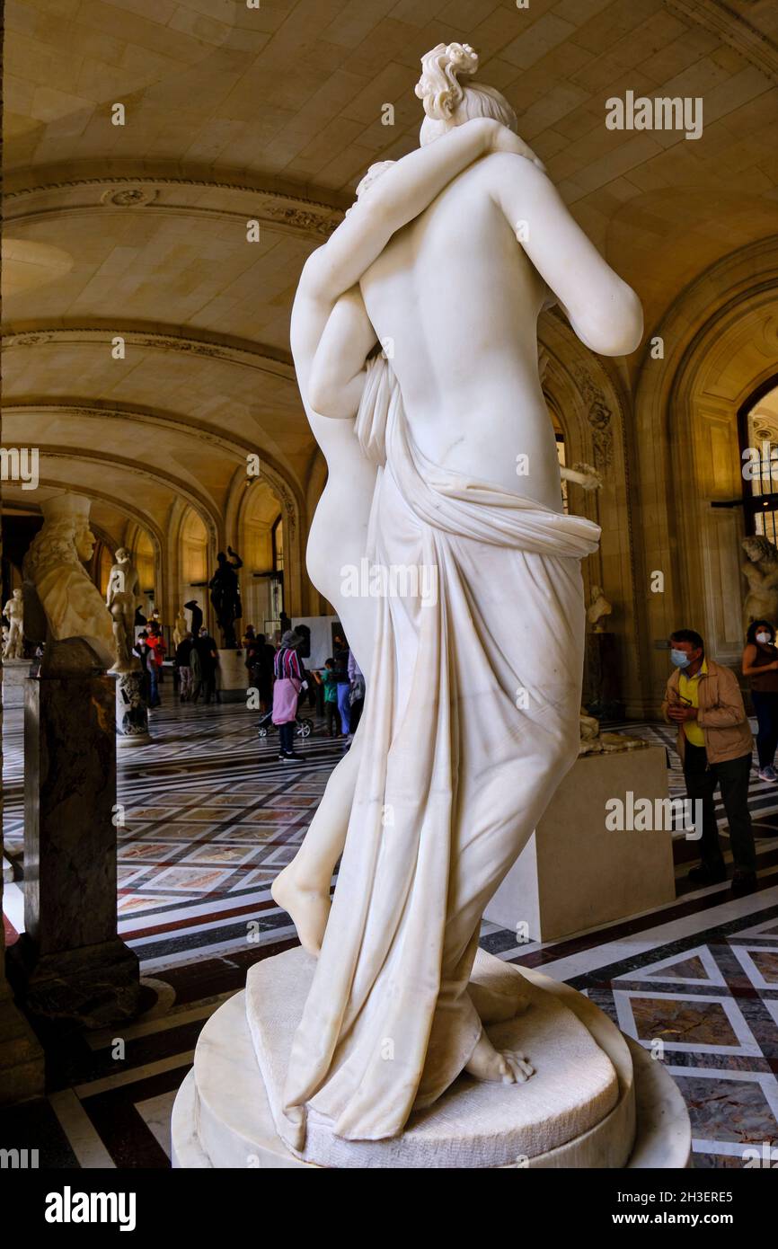 France, Paris (75), Louvre museum, Eros and Psyche by Antonio Canova