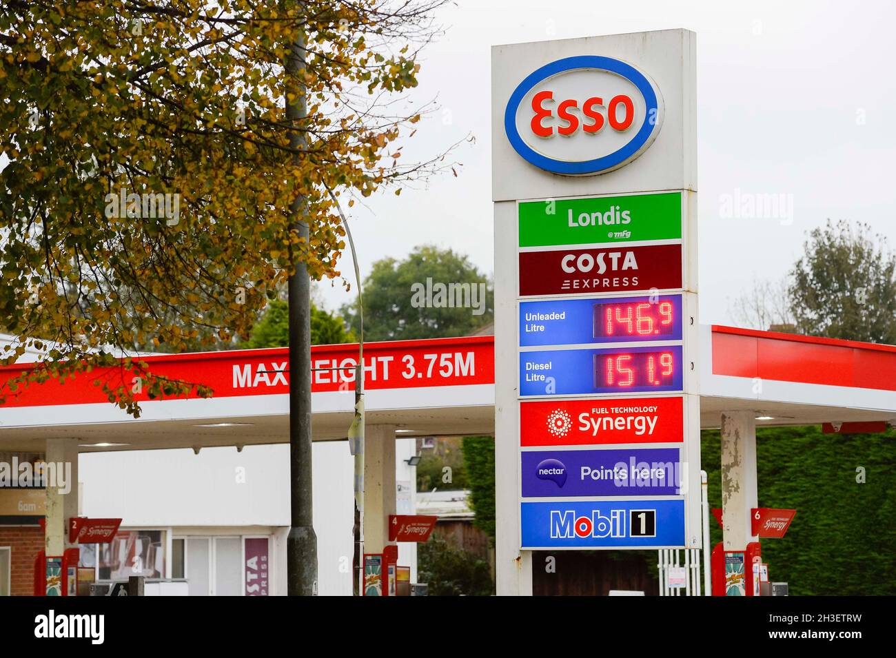 winterbourne-abbas-dorset-uk-28th-october-2021-high-unleaded-petrol