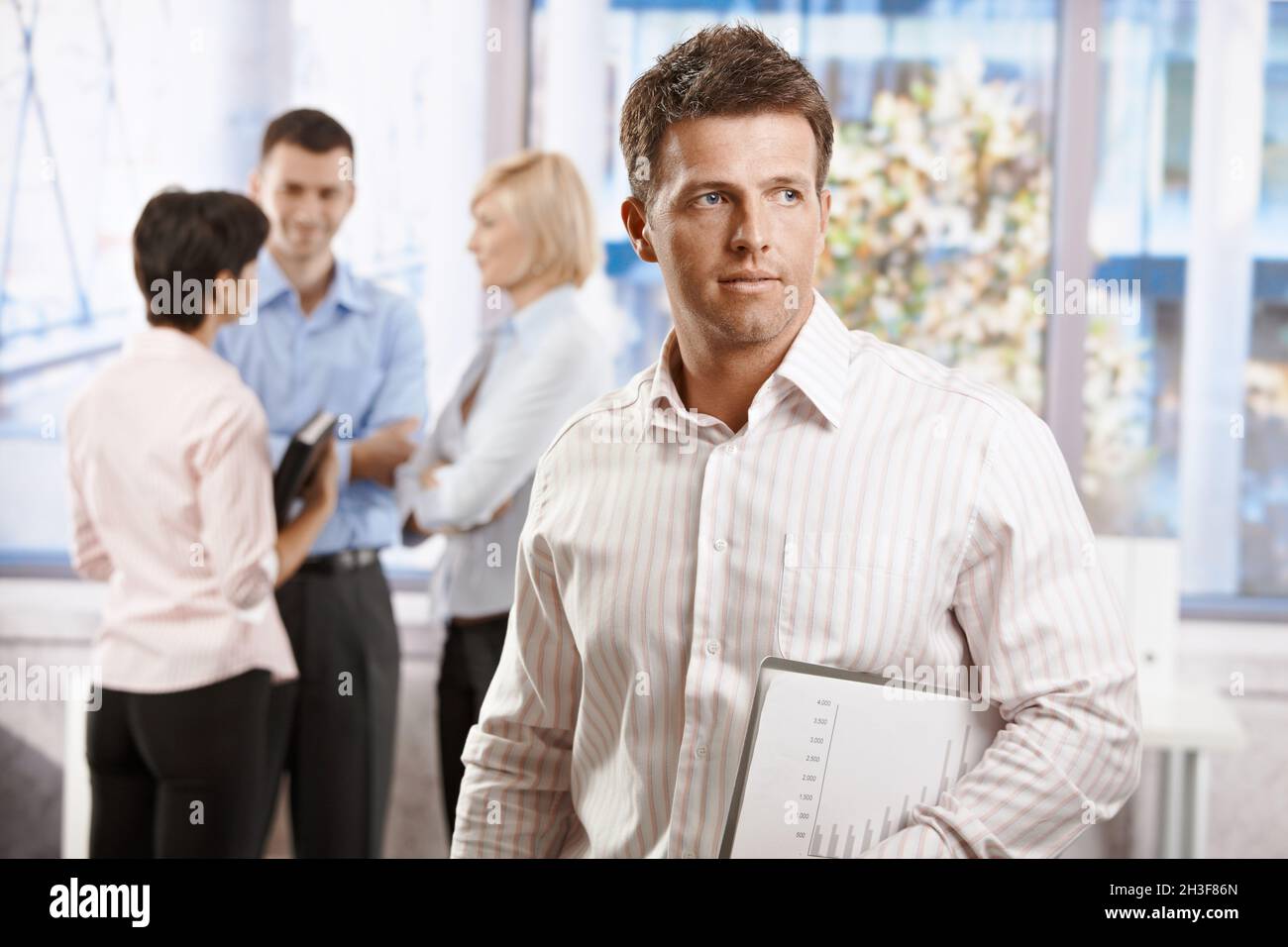 Group four office workers hi-res stock photography and images - Alamy