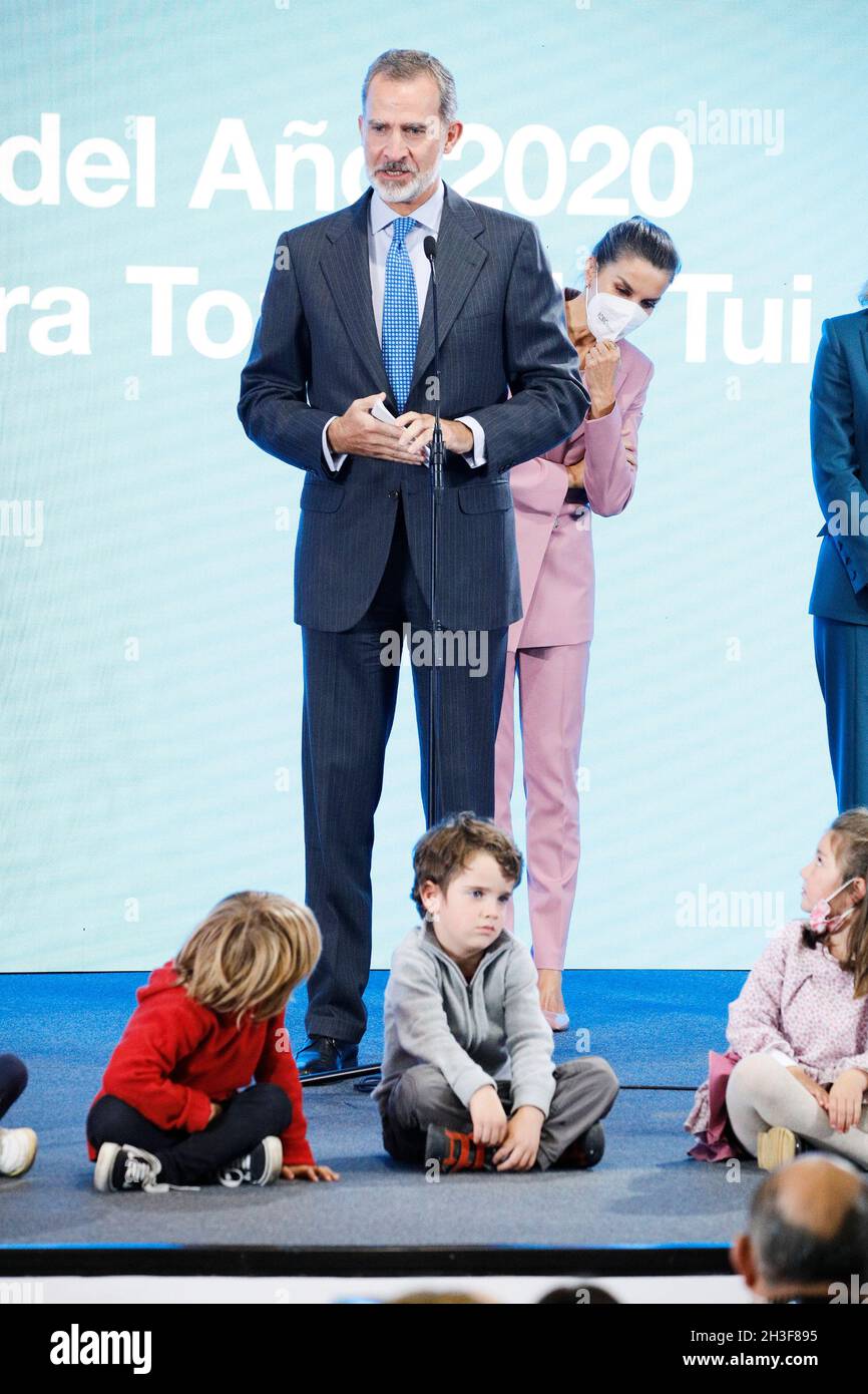 Tui Spain 28th Oct 21 28 10 21 Tuy Queen Letizia And King Felipe Visited The Mestra Clara Torres Rural School Winner Of The Princess Of Girona Foundation School Of The Year Award