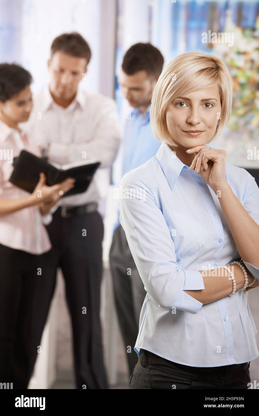 In middle photo office hi-res stock photography and images - Alamy