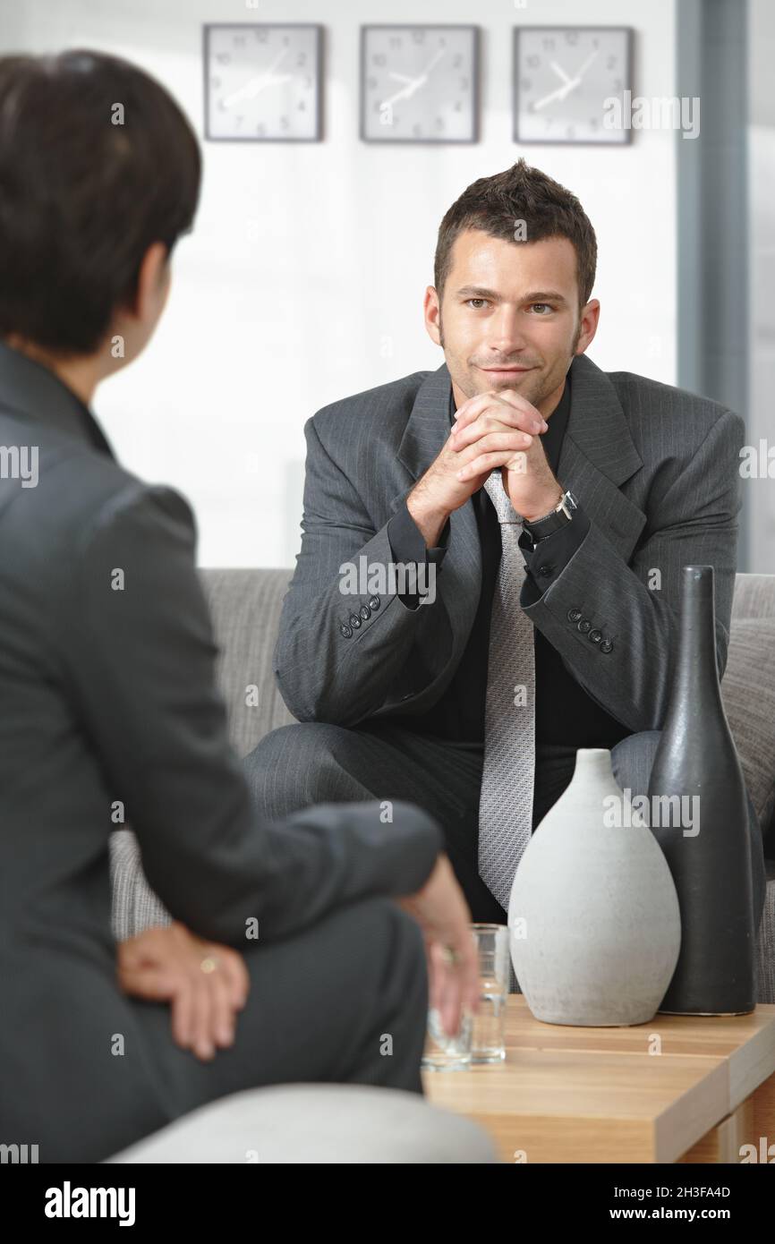 Two people talking face to face hi-res stock photography and images - Alamy