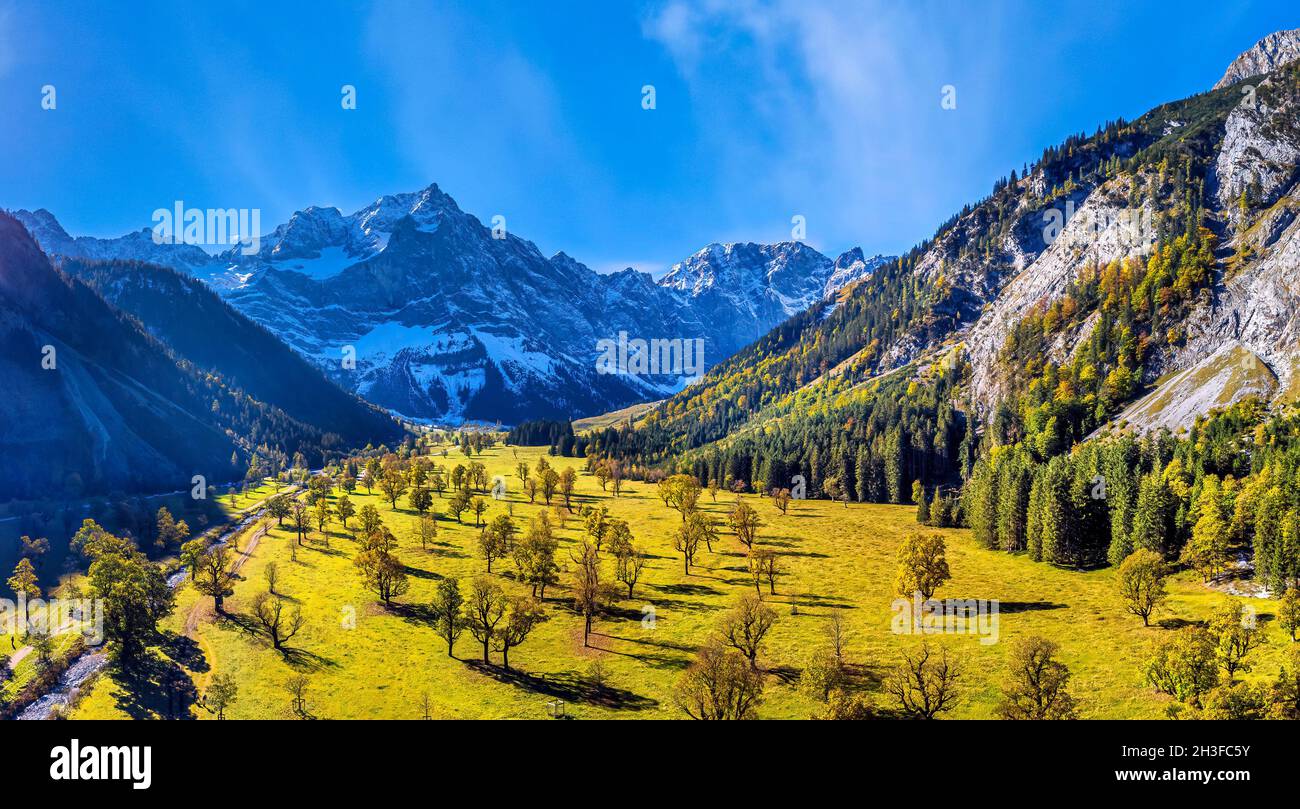 Autumn landscape in Risstal with Spritzkarspitze, Grosser Ahornboden, Engalpe, Eng, Karwendel Mountains, Alpenpark Karwendel, Tyrol, Austria, Europe Stock Photo