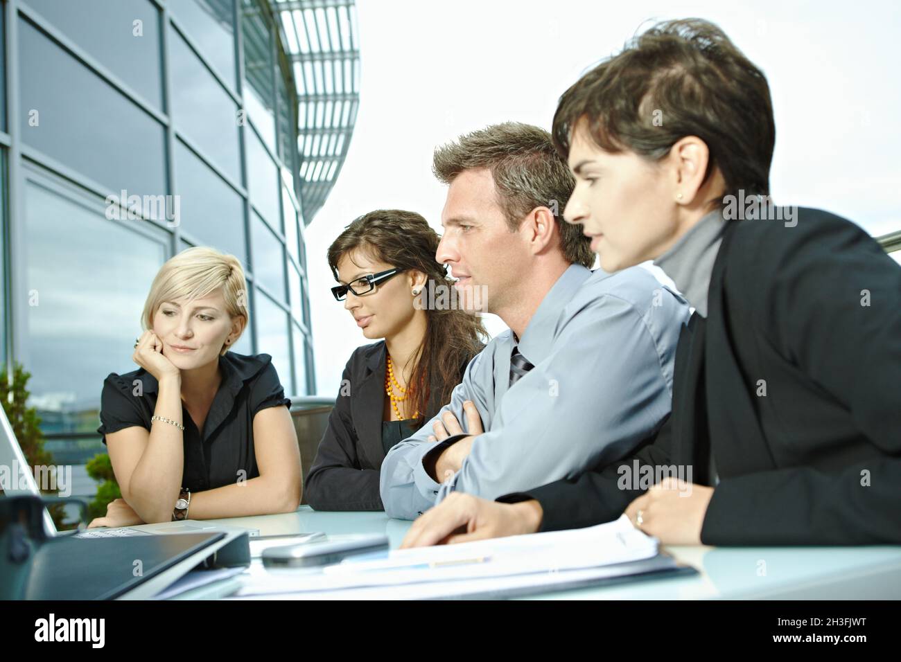 Business group outdoor meeting hi-res stock photography and images - Alamy