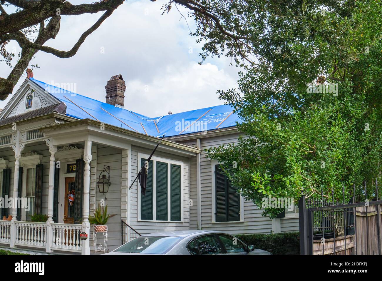 NEW ORLEANS, LA, USA OCTOBER 27, 2021 Uptown home with blue tarp on