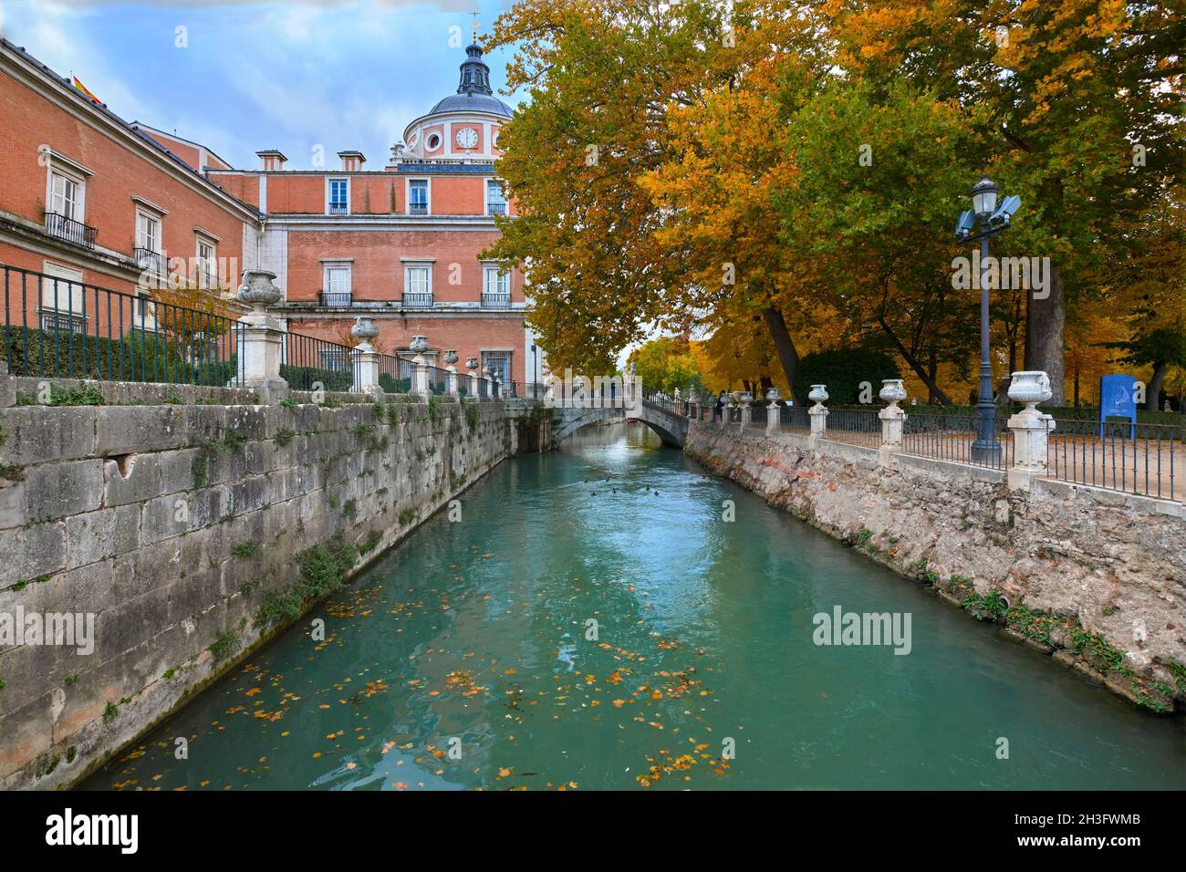 The Royal Palace of Aranjuez and the Tajo river. Madrid. Spain Stock ...