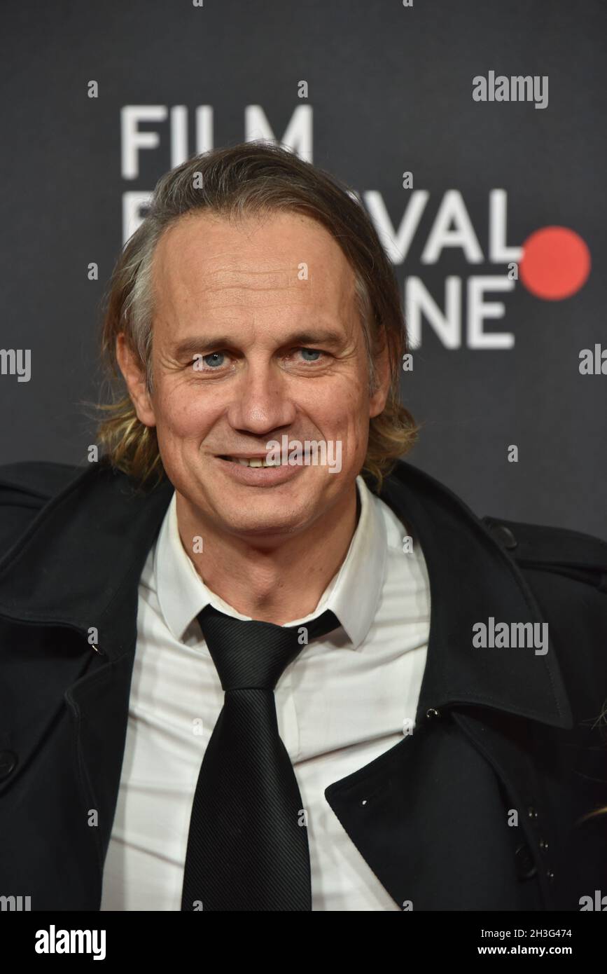 Cologne, Germany. 26th Oct, 2021. Actor Ralf Bauer comes to the ...