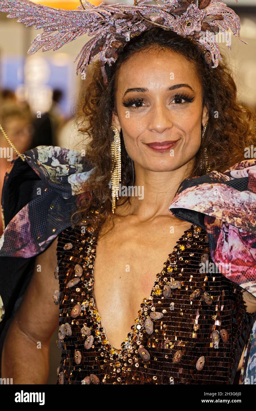 Paris, France. 27th Oct, 2021. Venezuelian beauty queen Gabriela Guzman attends the Chocolate Fair on October 27, 2021 in Paris, France. Stock Photo