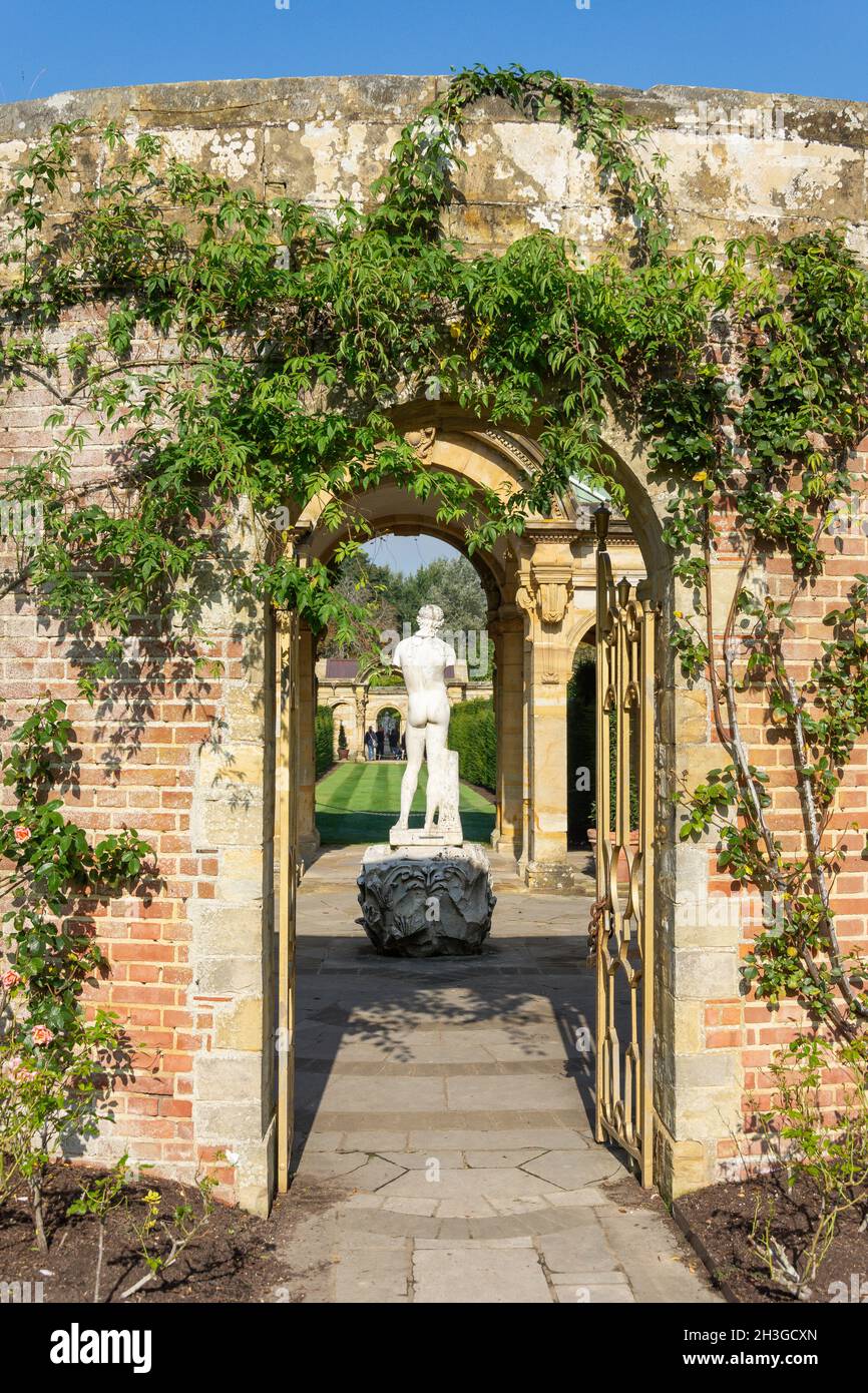 Italianate Garden, Hever Castle, Hever, Kent, England, United Kingdom Stock Photo