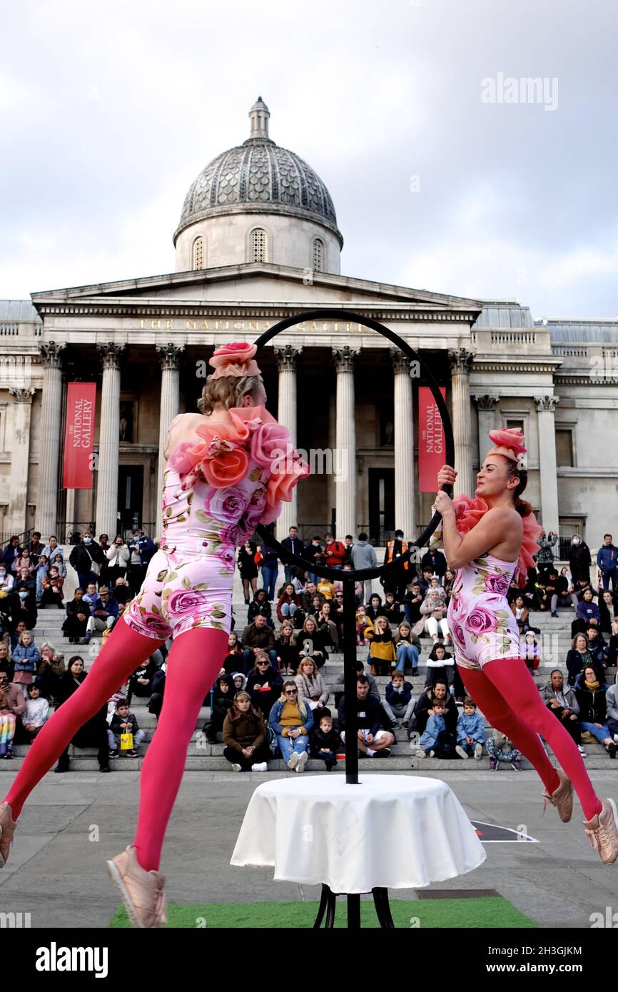 Perform London Lets Do London High Resolution Stock Photography and Images - Alamy