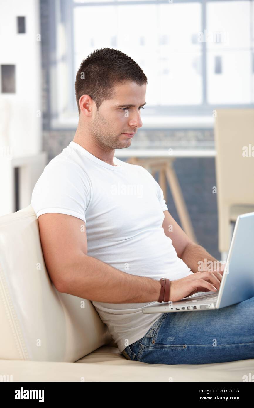 Profile muscular man hi-res stock photography and images - Alamy