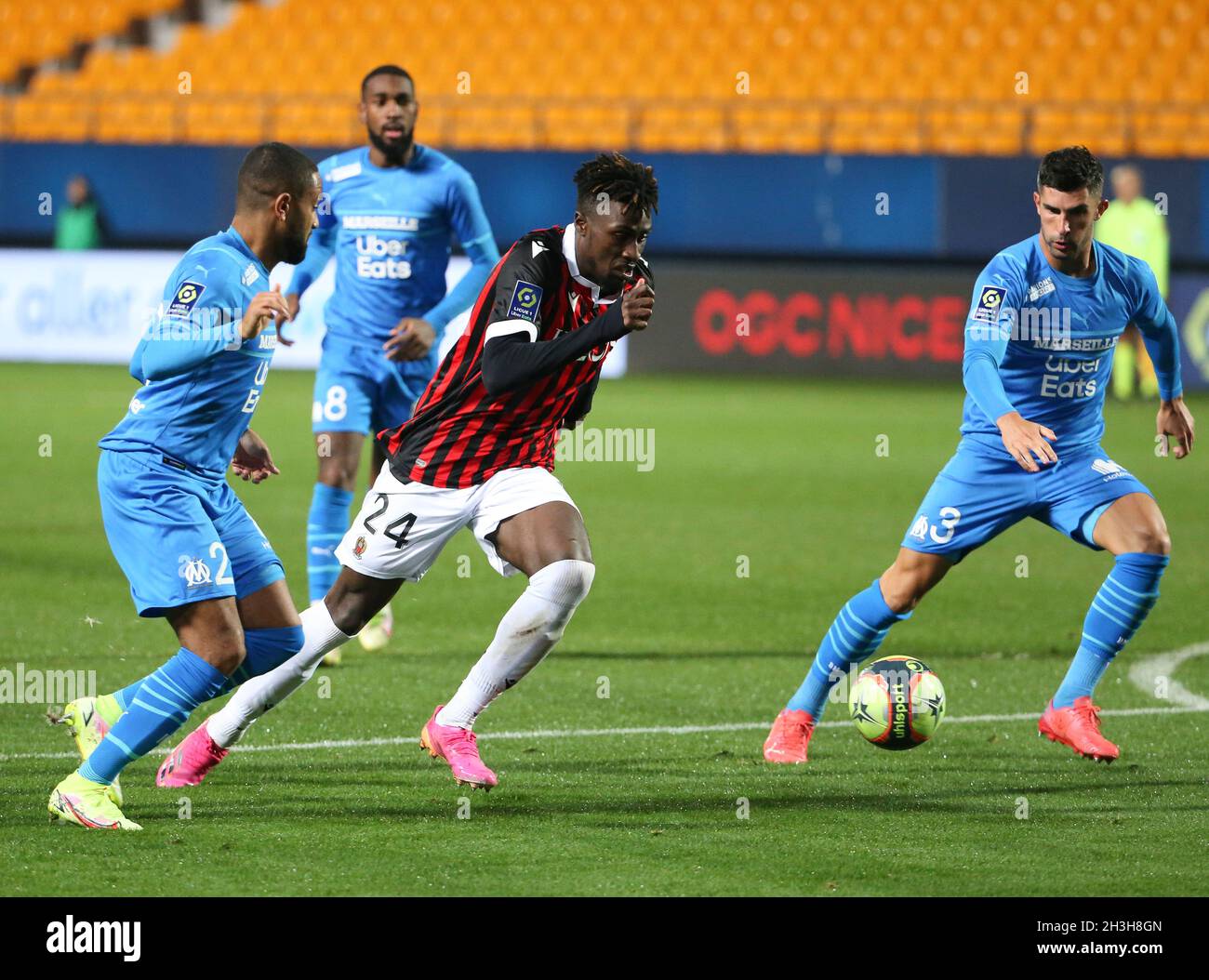 Evann Guessand of Nice, Alvaro Gonzalez of Marseille during the French championship Ligue 1 football match between OGC Nice (OGCN) and Olympique de Marseille (OM) on October 27, 2021 at Stade de l'Aube in Troyes, France - Photo Jean Catuffe / DPPI Stock Photo