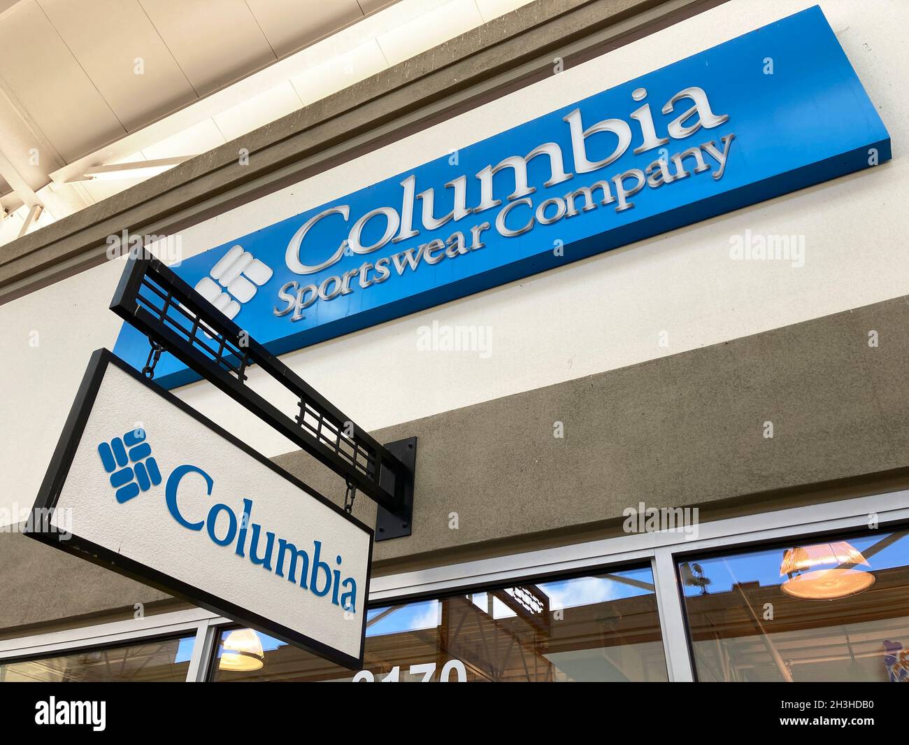 Columbia Sportswear Company sign, logo on retail chain store facade - Livermore, California, USA - 2021 Stock Photo