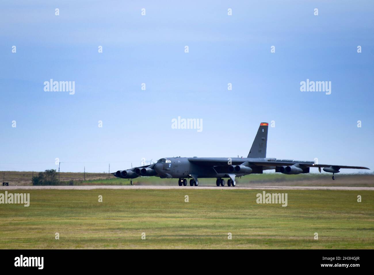 A B-52 Stratofortress from Minot Air Force Base, North Dakota, taxis down the runway shortly after arriving at Sheppard AFB, Texas, Oct. 21, 2021. Undergraduate pilot training and aircraft maintenance technical training students were able get an up-close look at an operational version of the aircraft. The flight crew of the Stratofortress provided capability briefings to the UPT students, and enlisted crew talked to technical training students about the aircraft. (U.S. Air Force photo by Staff Sgt. Robert L. McIlrath) Stock Photo