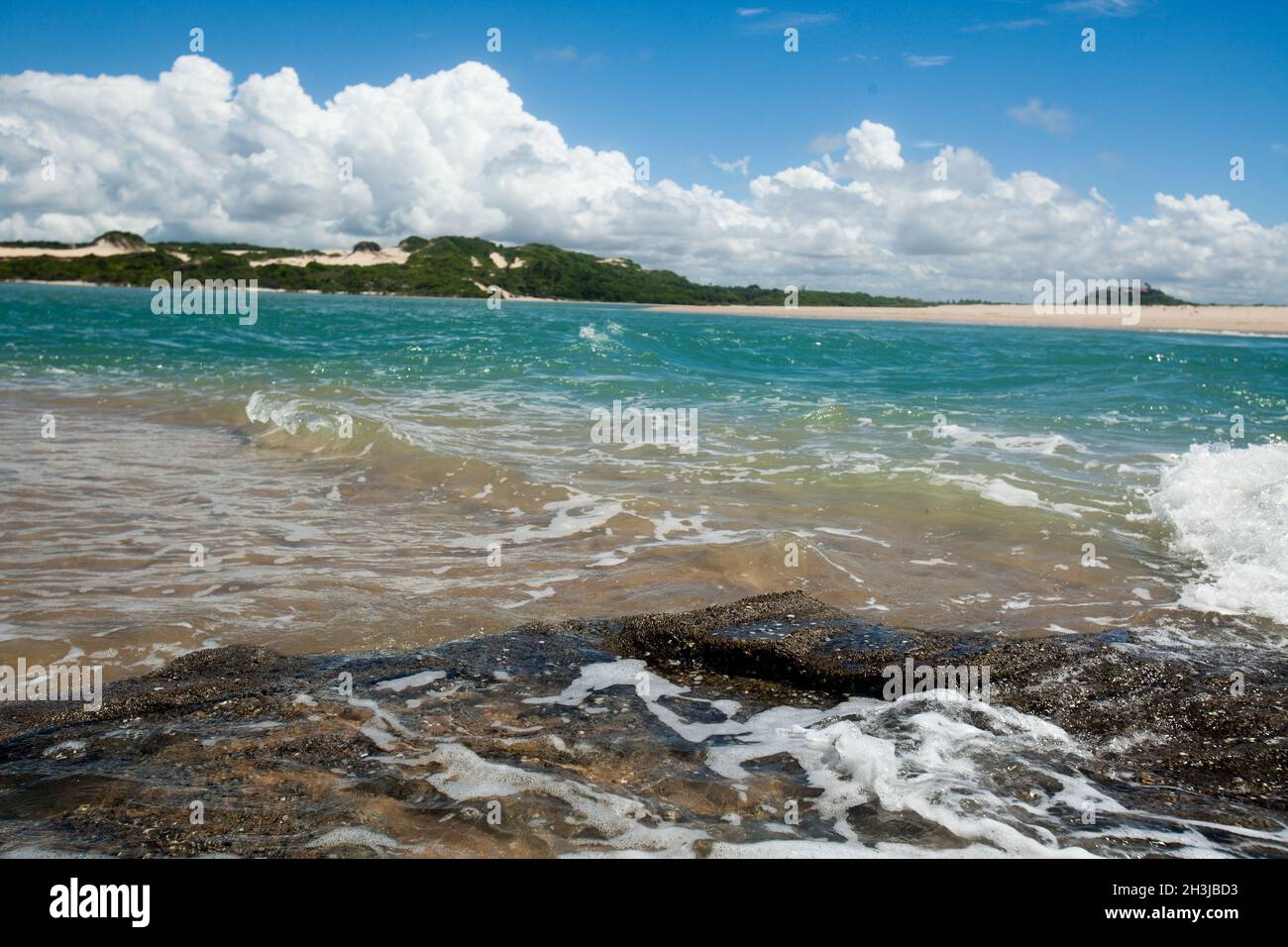 Empty beach view with no people ocean and sea Stock Photo - Alamy