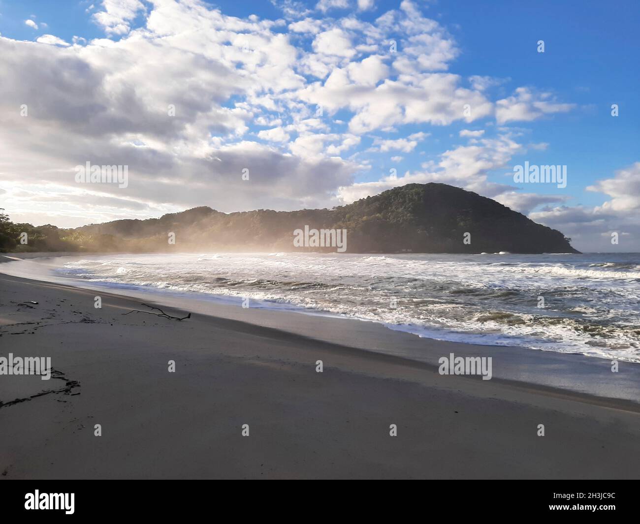 Empty beach view with no people ocean and sea Stock Photo - Alamy
