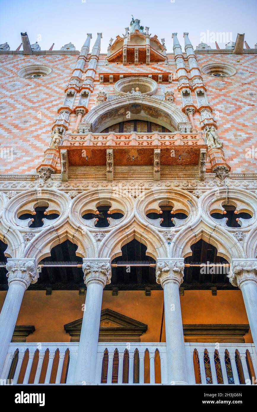 Column doges palace venice italy hi-res stock photography and images ...