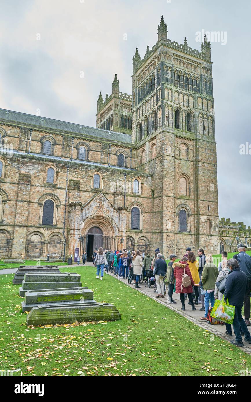 Orderly queue for entrance to the cathedral at Durham, England, to see Luke Jerram's museum of the moon, october, 2021. Stock Photo