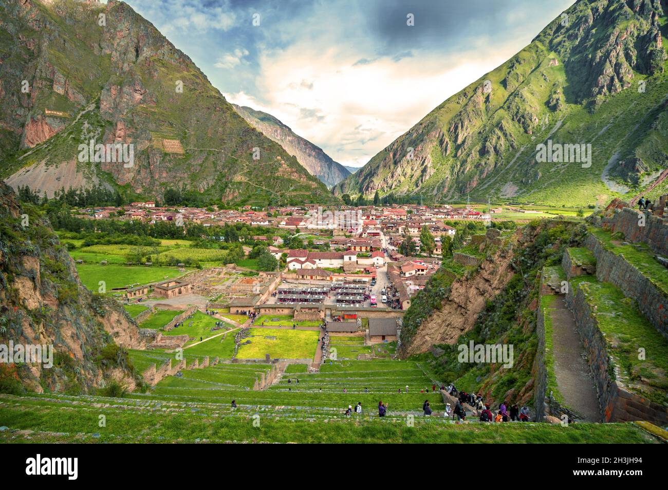 Ollantaytambo, old Inca fortress in the Sacred Valley in the Andes