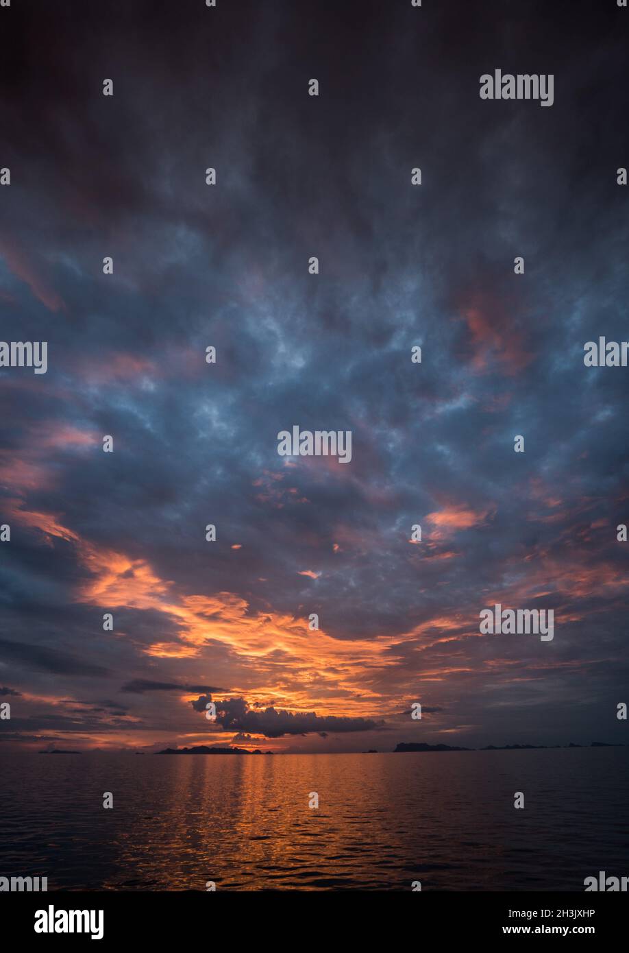 Beautiful sunset above the sea Stock Photo - Alamy