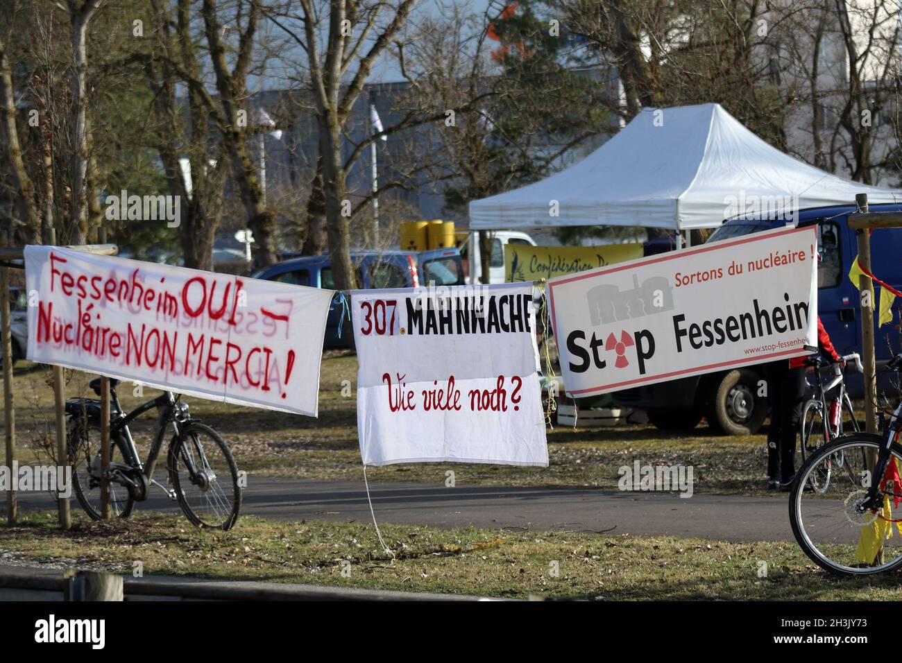 Symbol images hi-res stock photography and images - Alamy