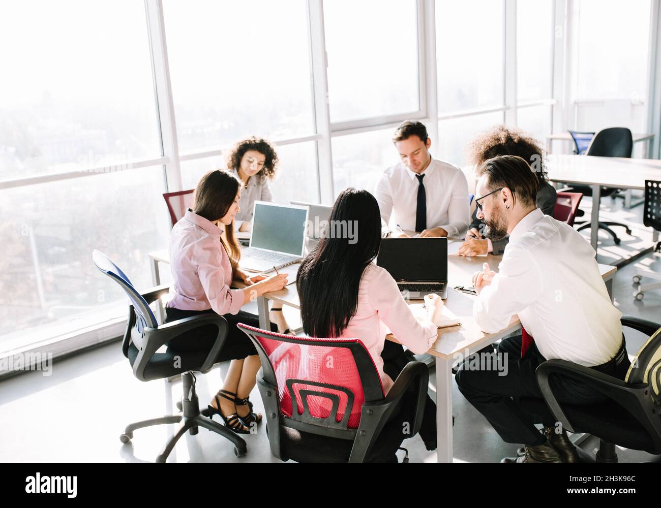 Working in a team hi-res stock photography and images - Alamy