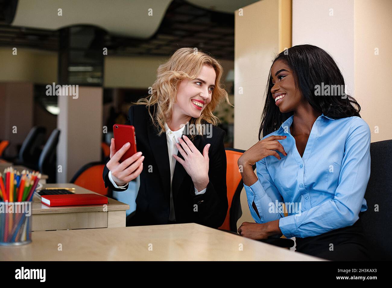 Attractive cheerful young women hi-res stock photography and images - Alamy
