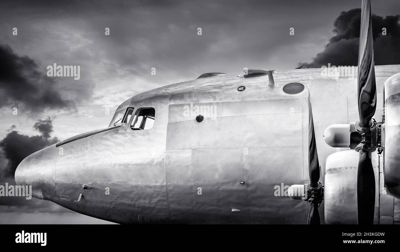 Vintage cockpit hi-res stock photography and images - Alamy
