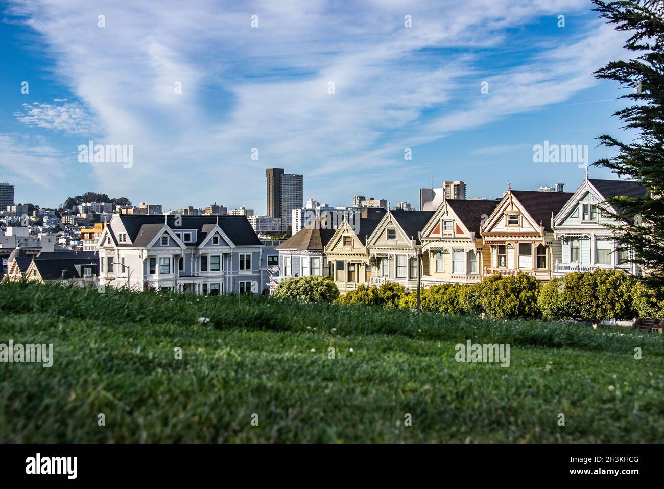 Row restored victorian homes hi-res stock photography and images - Alamy