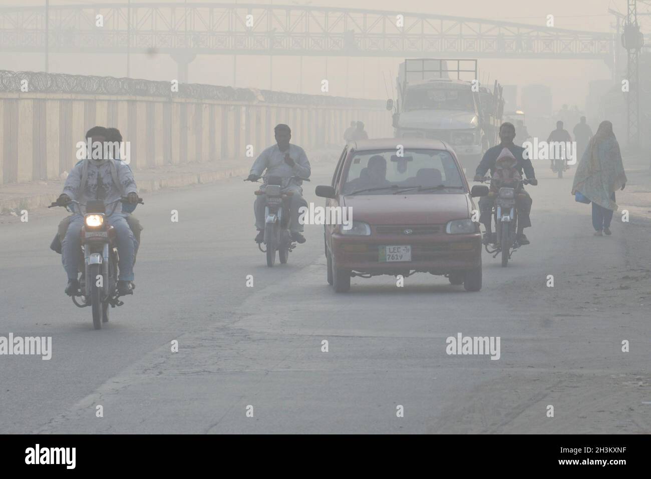 October Busy Work Lahore, Pakistan. 29th Oct, 2021. Pakistani people busy in their ...