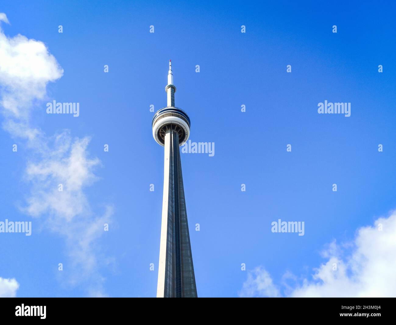 Cn tower toronto 2020 hi-res stock photography and images - Alamy