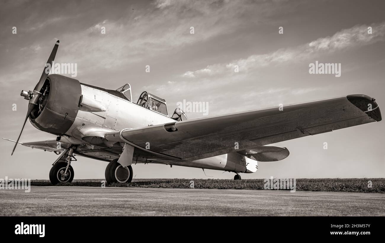 Performance aircraft hi-res stock photography and images - Alamy