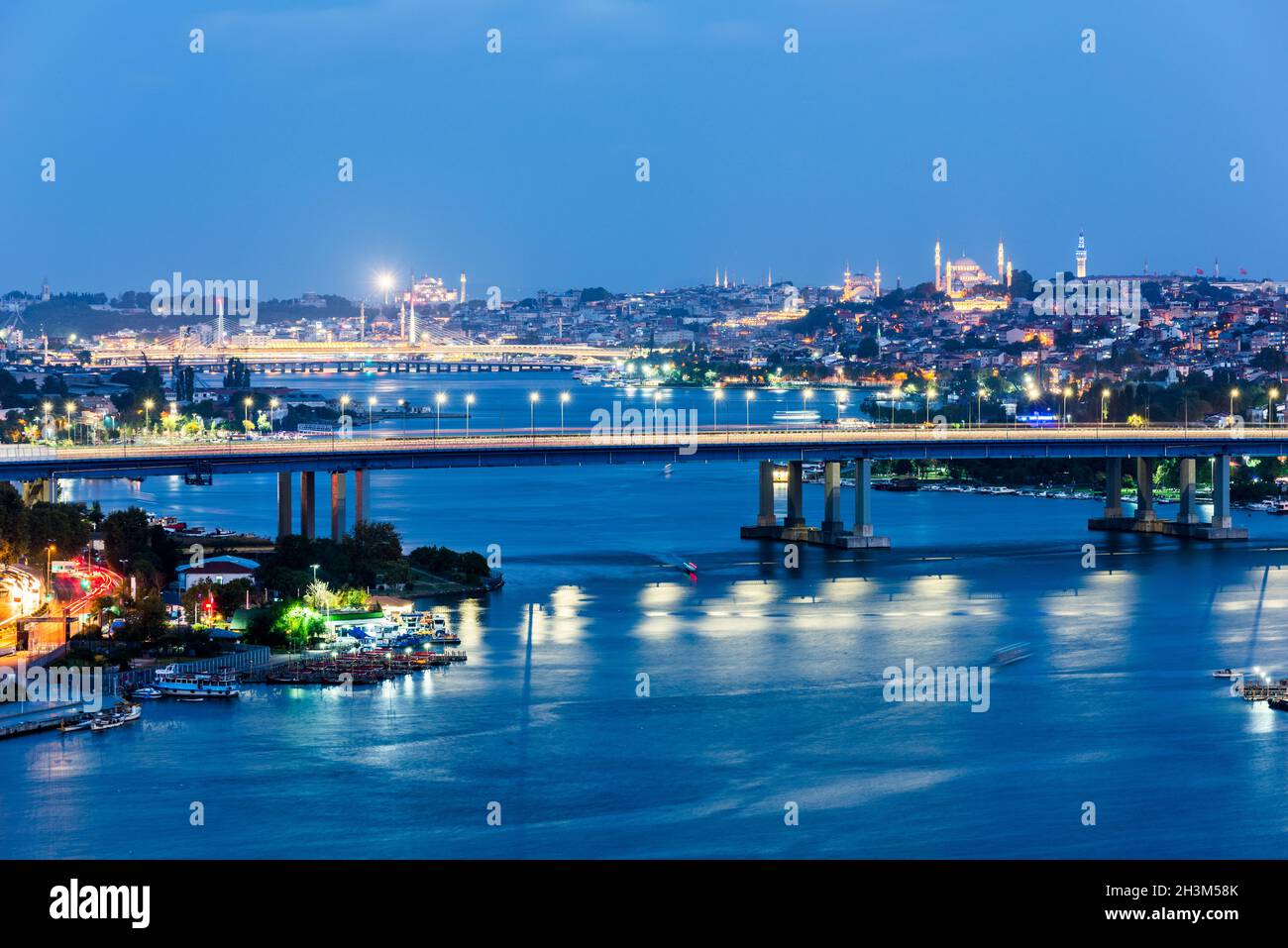 PIERRE LOTI HILL. Perfect sunset view of Golden Horn from Pierre Loti Hill. Eyup, Istanbul, Turkey. Stock Photo