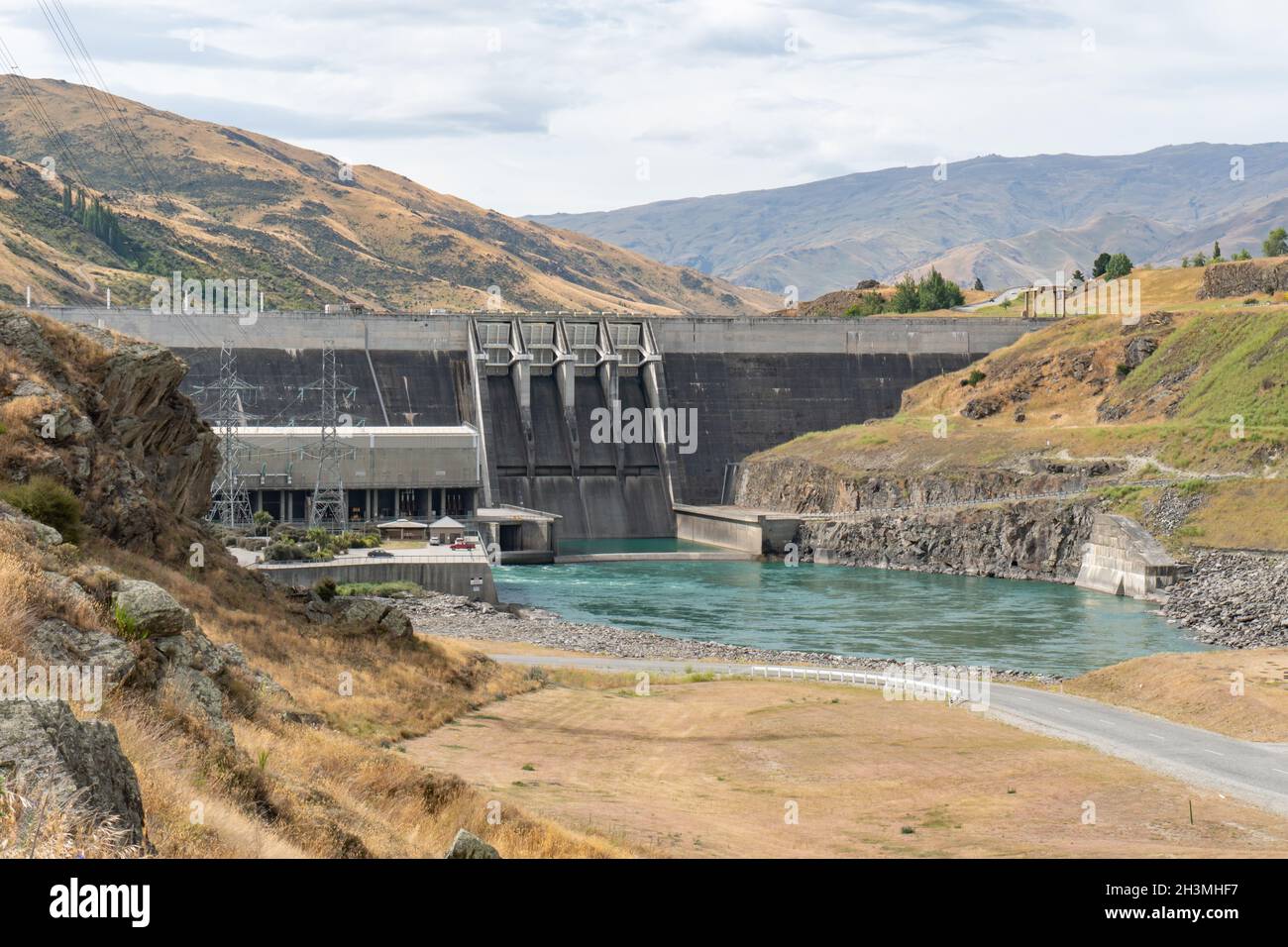 Clyde hydro electric dam on river New Zealand Stock Photo Alamy