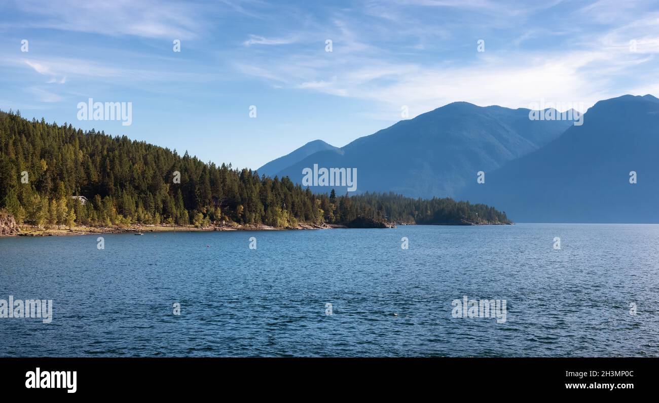 Canada houses kootenay lake hi-res stock photography and images - Alamy