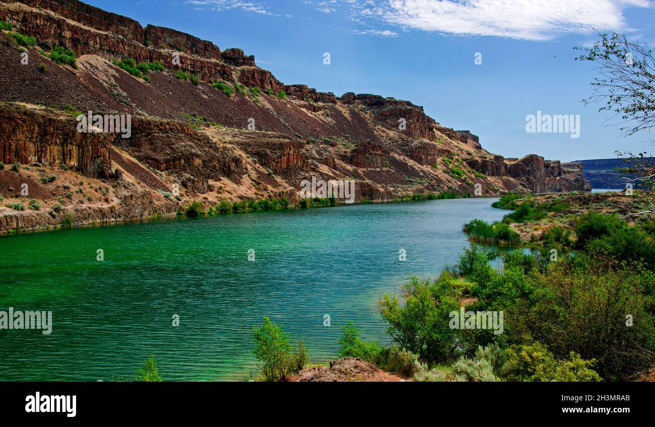 Deep Lake is a large freshwater lake located in Grant County 