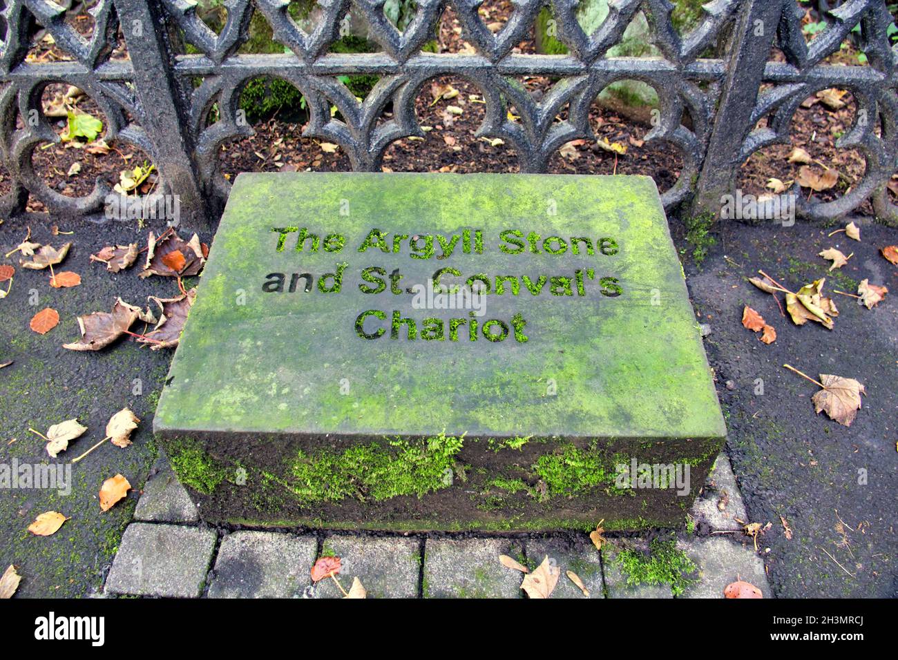 St Conval's Chariot  is the nearer of the two stonea and the Argyle Stone further away  im renfrew, scotland, uk Stock Photo