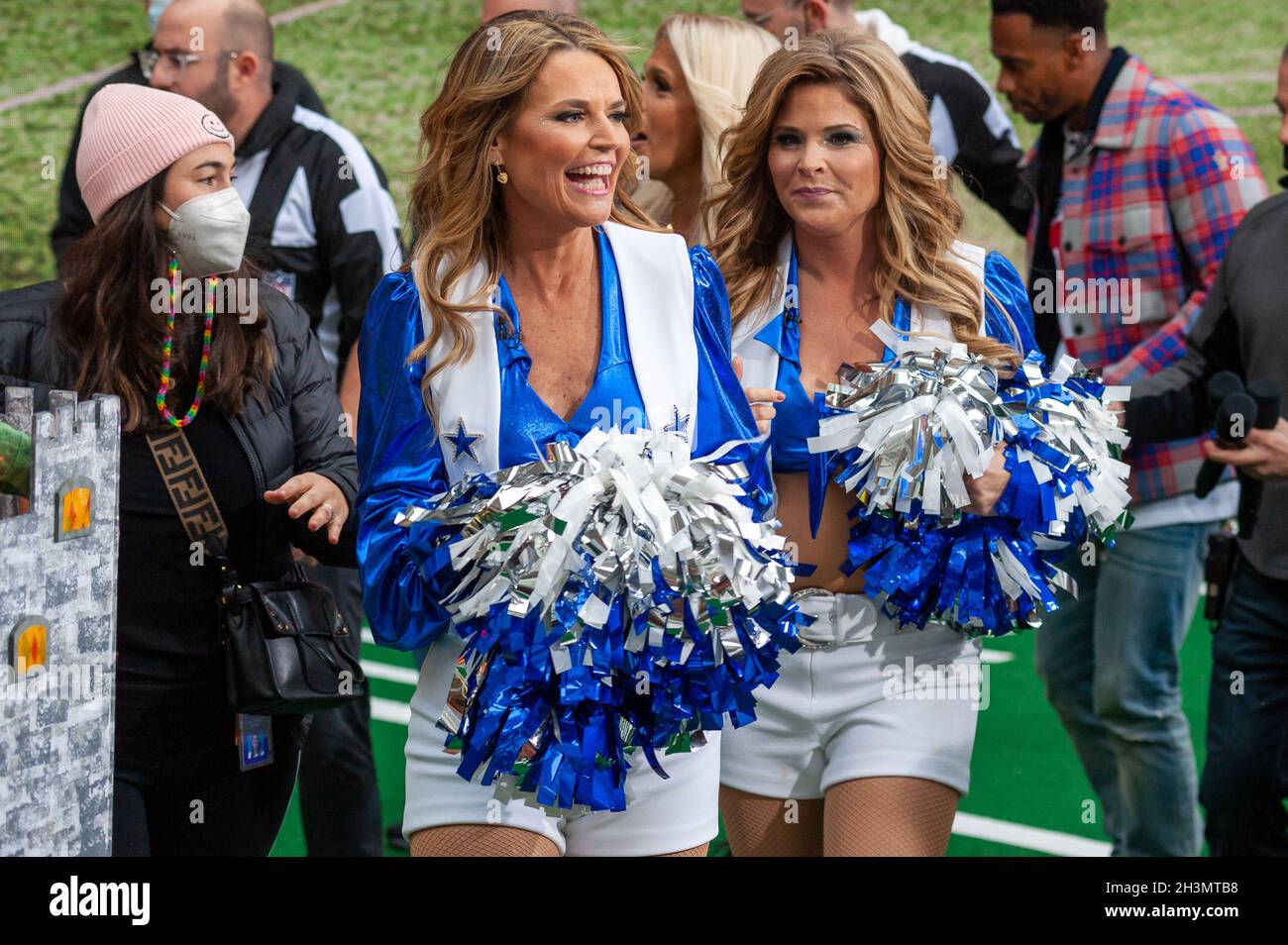 Jenna bush hager and savannah guthrie High Resolution Stock Photography